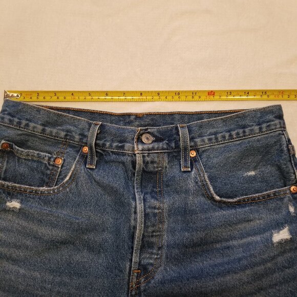Levi's 501 High Waisted Jean Denim Shorts W31 Medium Wash Blude Faded Distressed - Picture 13 of 13